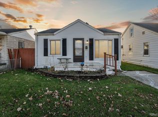 11116 Chalmers Ave, Warren, MI 48089