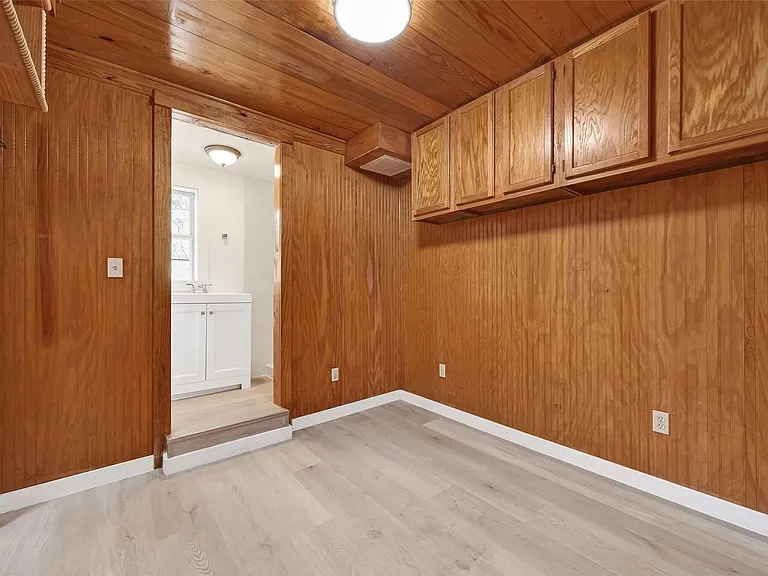 815 Brooks Ave — Photo 32