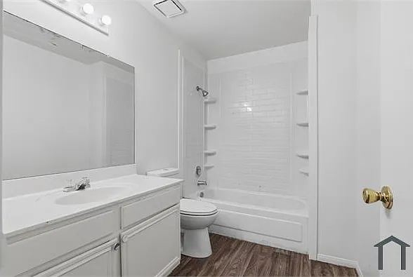 5355 Rod Ct #101 — Photo 9