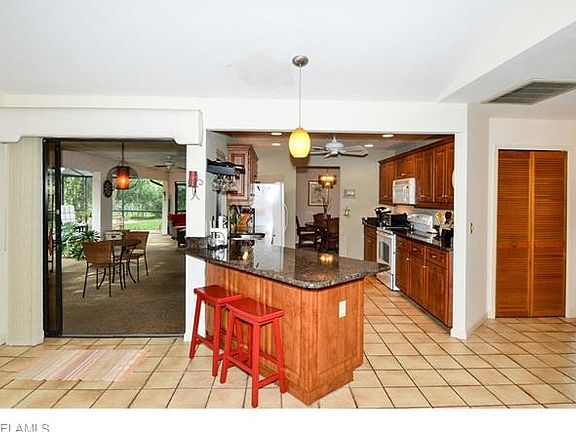 4th image of 625 Astarias Cir