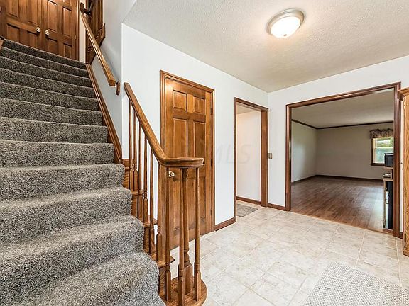 3rd image of 325 Chateaugay Dr