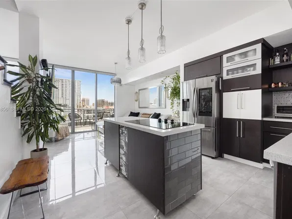 690 SW 1st Ct #Penthouse I10, Miami, FL 33130