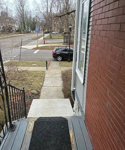 1 Windsor Ave — Photo 19