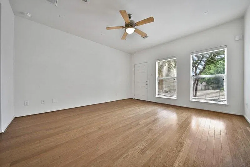 3 bed, 2.5 bath, 1402 sqft, $1,800 — Photo 4