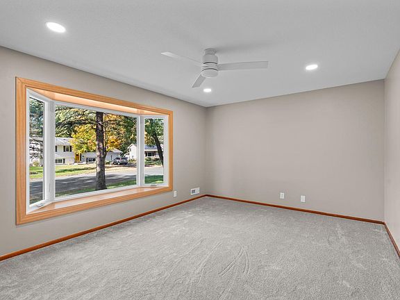 5th image of 2413 W 107th St