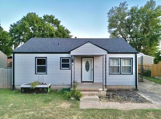 131 Stanley Dr, Arkansas City, KS 67005