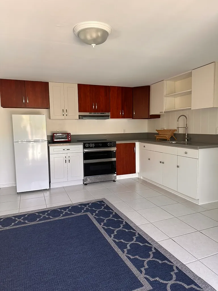 1 bed, 350 sqft, $2,500 — Photo 3