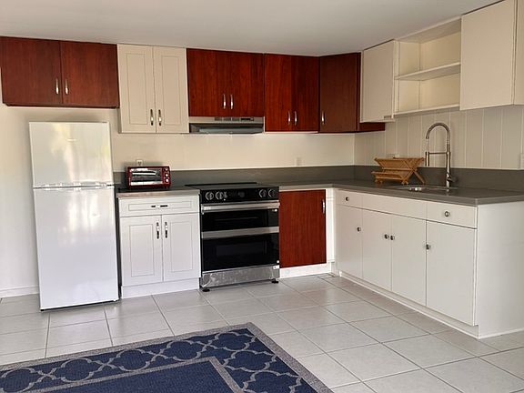 3rd image of 2959 Manoa Rd