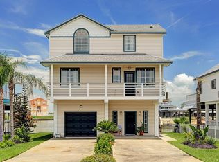 406 Sunset Cir, Tiki Island, TX 77554