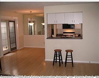 5th image of 2441 London Pointe Dr