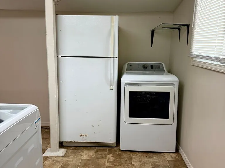 207 S Hays Ave — Photo 9