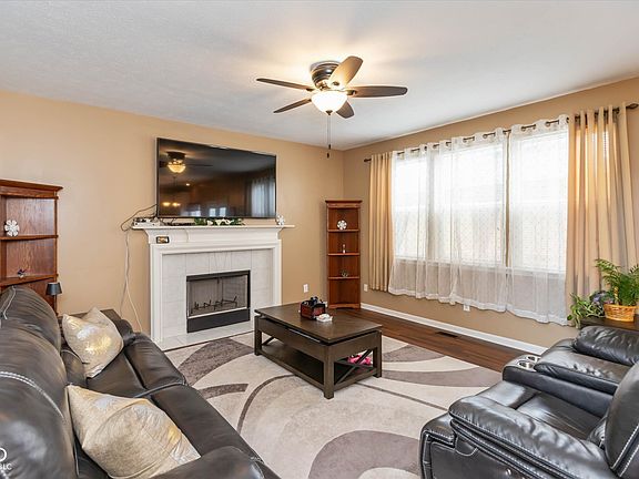 2nd image of 6293 Welker Dr