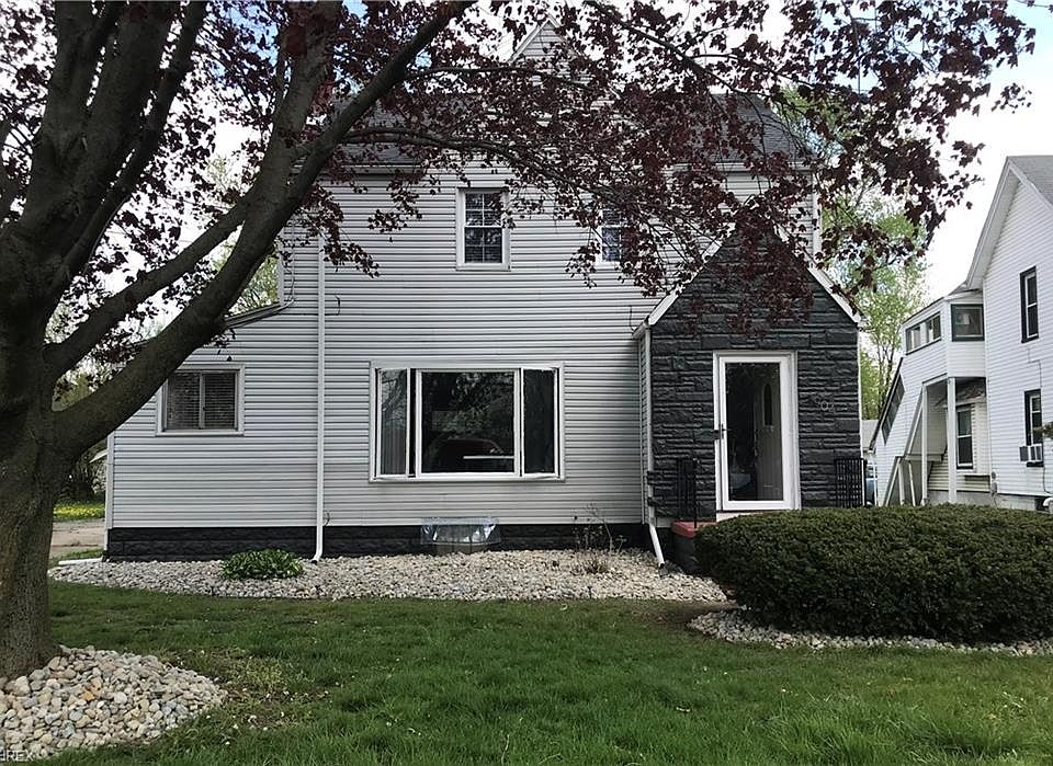 1st image of 1904 Mahoning Ave NW