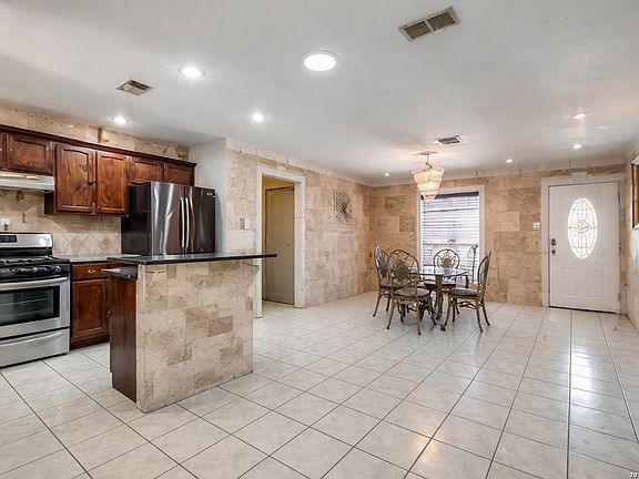 4th image of 9334 CLIFF WAY ST