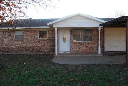 1st image of 1107 W Cornelia Ave