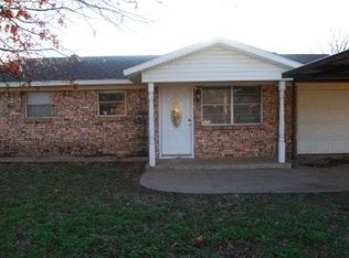 1107 W Cornelia Ave, Iowa Park, TX 76367