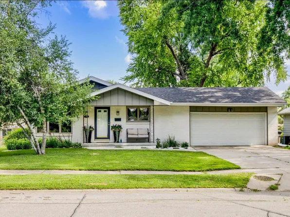 3937 Aurora Ave, Des Moines, IA 50310