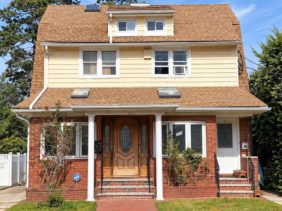 1st image of 103 E Saint Marks Place