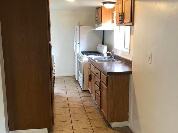 3rd image of 54 S Parkwood Ave