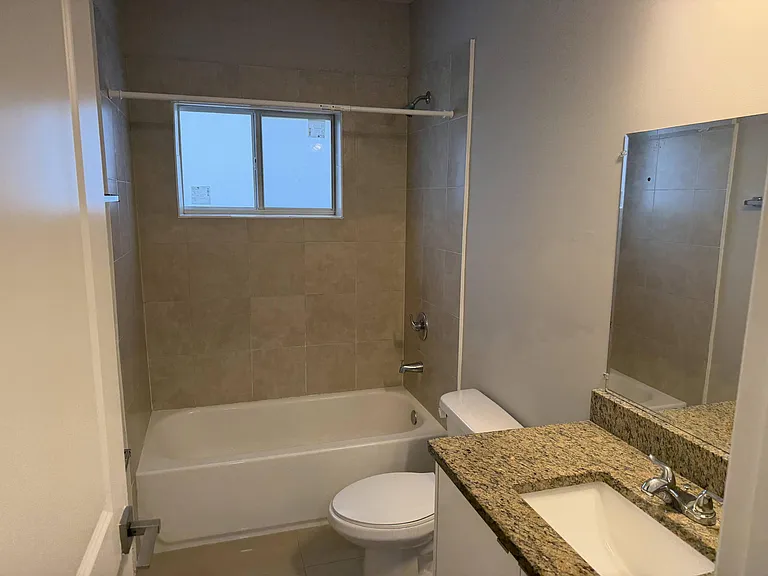 1308 NW 3rd St #1308 — Photo 5