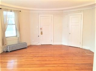 3030 N Sheridan Rd APT 204, Chicago, IL 60657