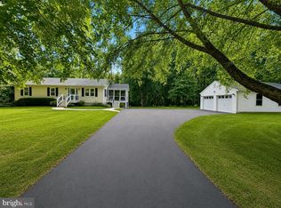 5401 Cove View Dr, Saint Leonard, MD 20685