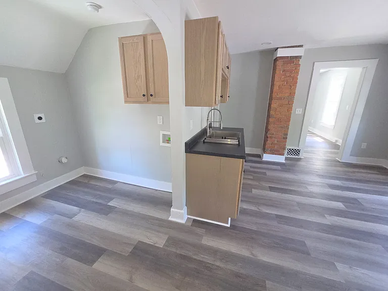 706 3rd St #2 — Photo 2