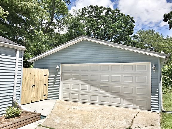 2nd image of 2716 Hilltop Dr