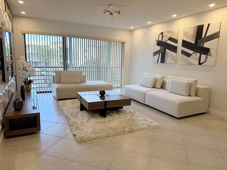 1st image of 4040 N Hills Dr APT 26