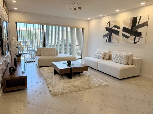 4040 N Hills Dr APT 26, Hollywood, FL 33021