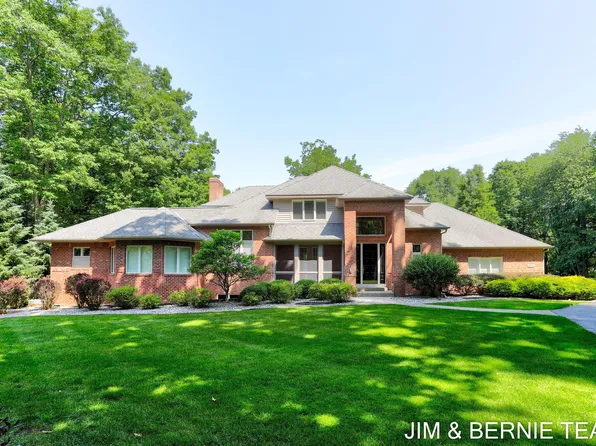 6579 Partridge Ln, Holland, MI 49423
