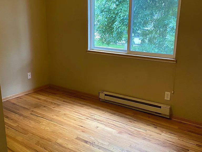 223 W Myrtle St — Photo 7