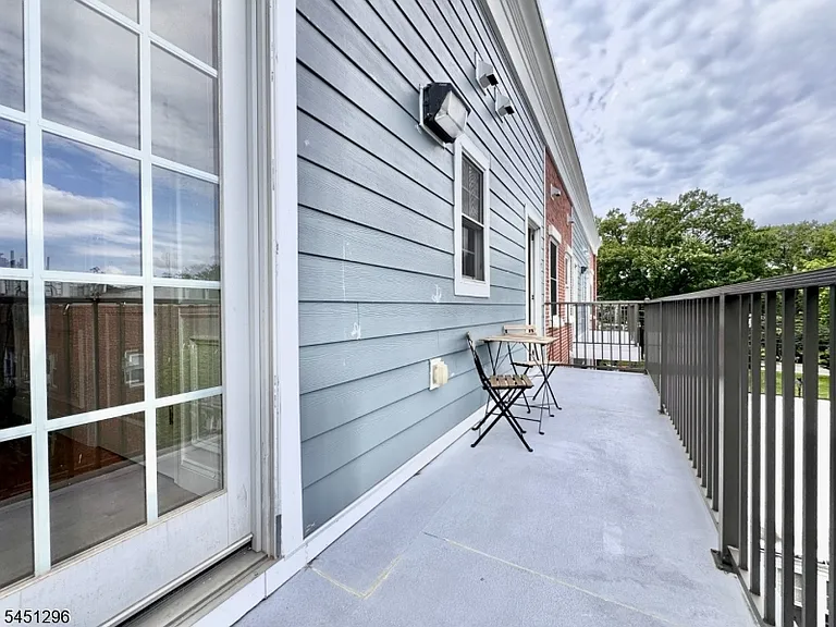 1677 Springfield Ave #13 — Photo 30