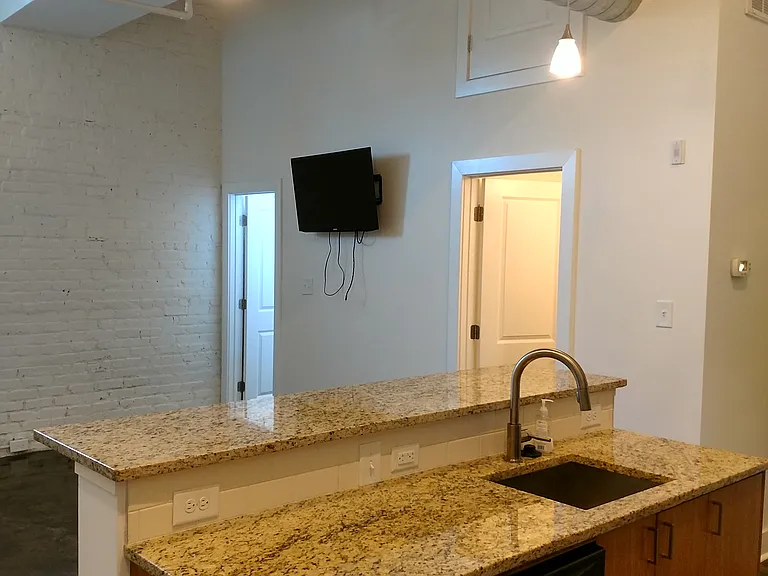 212 E. Leigh St. — Photo 15