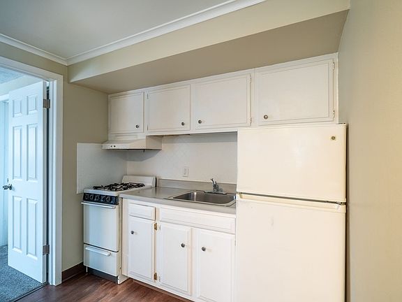 3rd image of 2668 Sheridan Dr APT 2