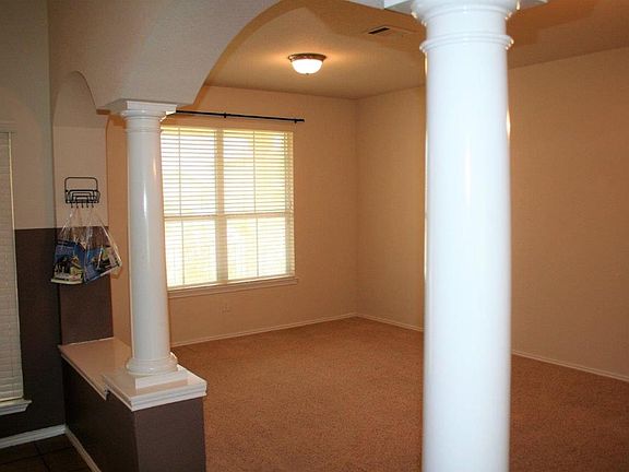 3rd image of 5008 Willamette Ln