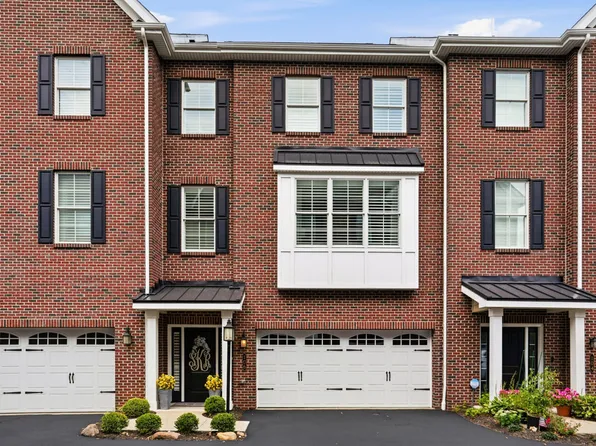 106 Chapel Harbor Dr, Pittsburgh, PA 15238