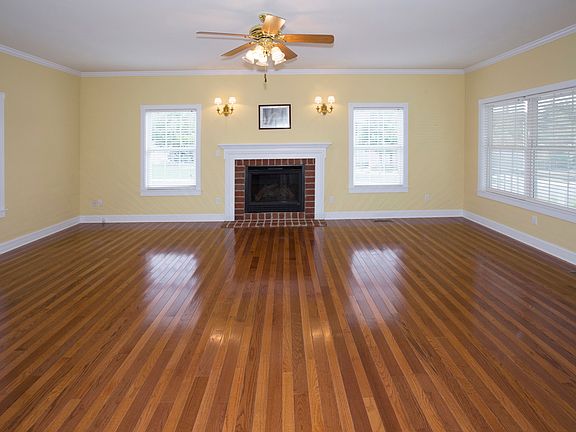Very large Great Room & FP