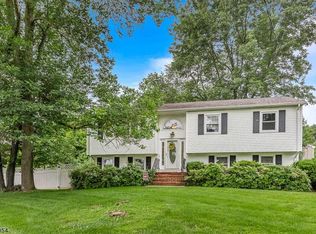 33 Slope Dr, Hackettstown, NJ 07840