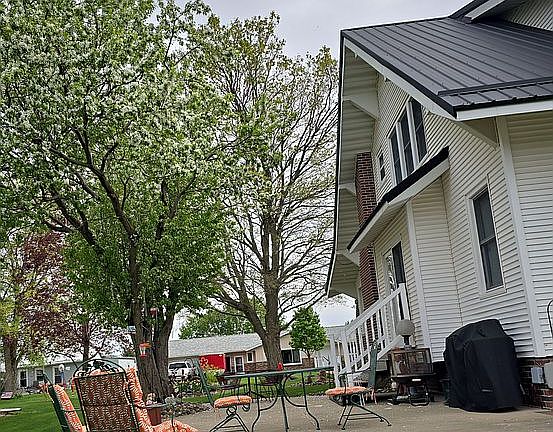 2nd image of 410 W 1st St