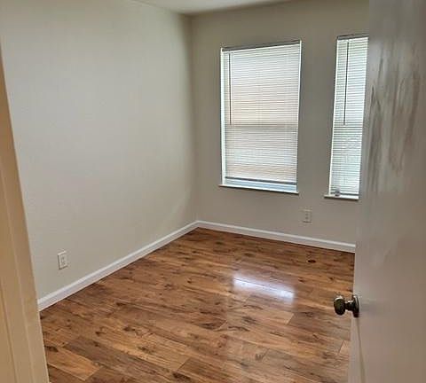 4th image of 699 Dartmore Ln