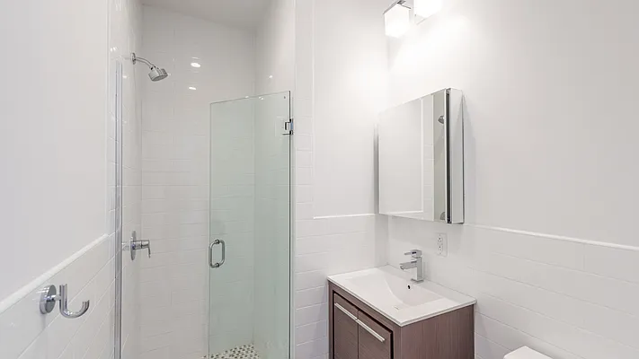 Rented by Nooklyn NYC LLC | media 60