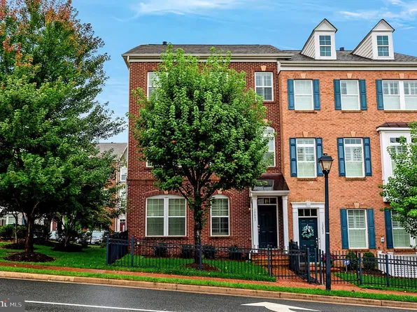 10601 School St, Fairfax, VA 22030
