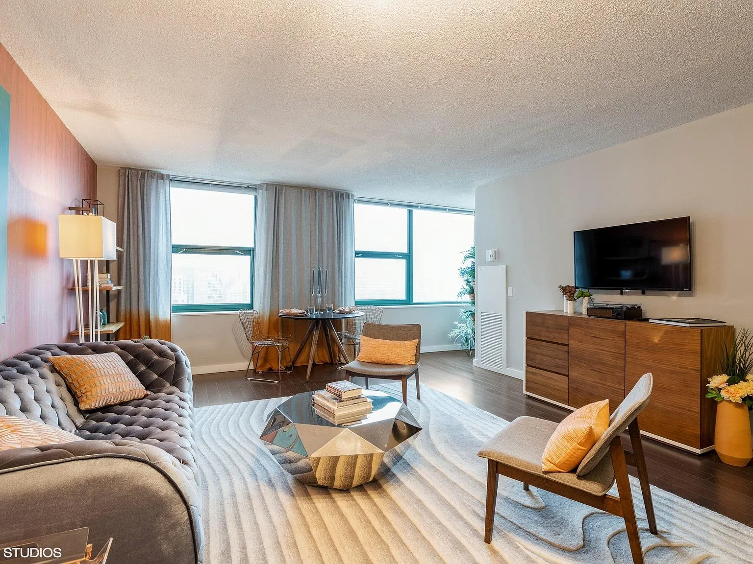 1 bed, 800 sqft, $2,800 — Photo 4