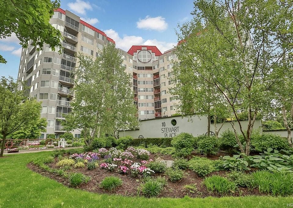 1st image of 10 Stewart Pl APT 7EE