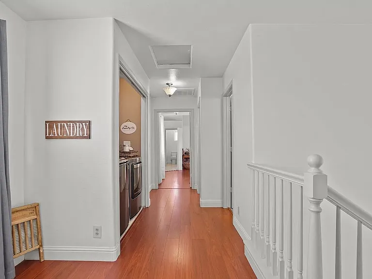 1124 Gorham Ave — Photo 14