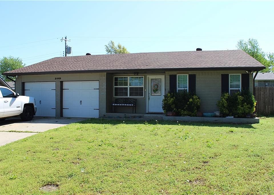1st image of 309 Fairbanks Way