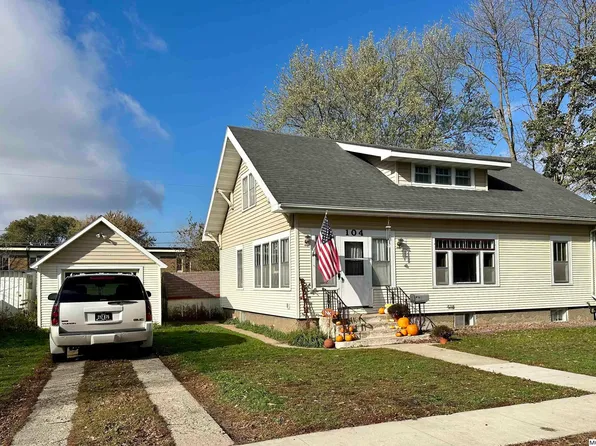 104 11th St N, Northwood, IA 50459