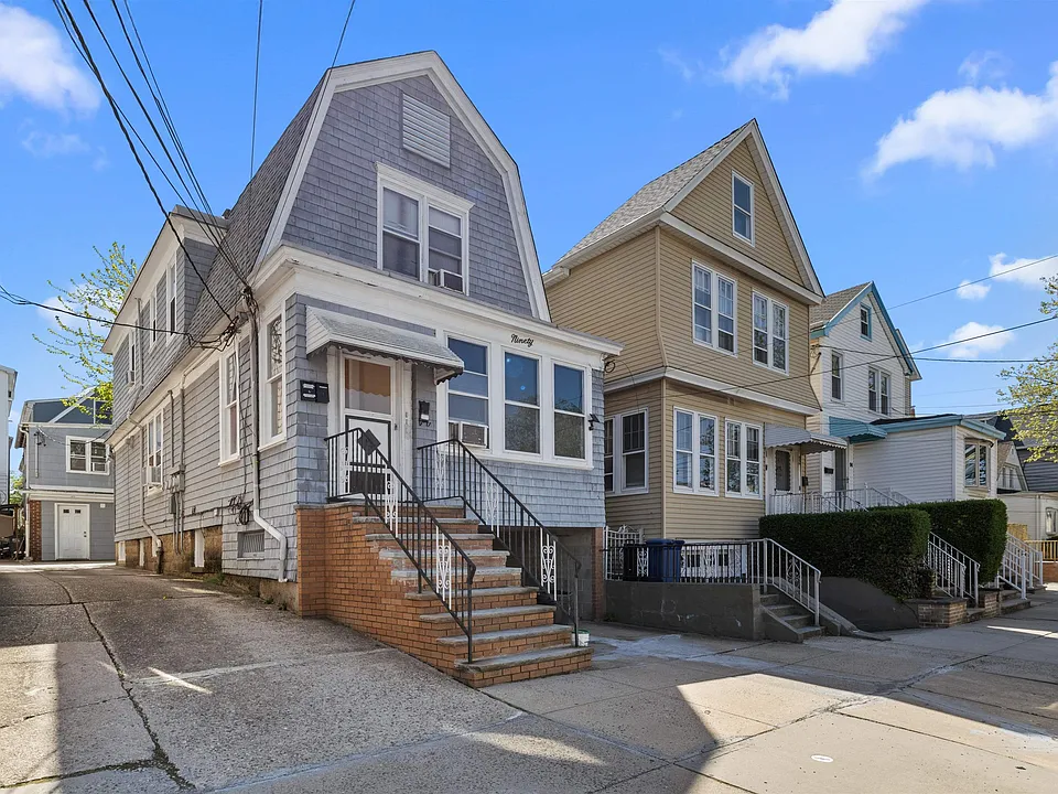 90 W 43rd St #3