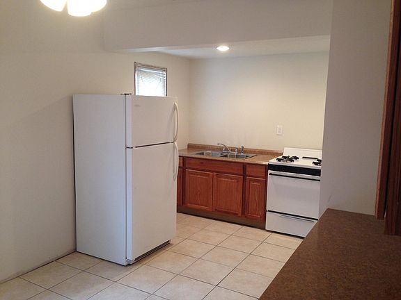 2nd image of 150 E Tuscarawas Ave